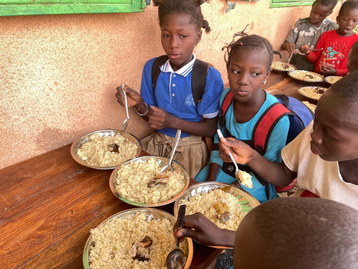 CANTINES SCOLAIRES AU MALI: MARAICHERS ET AGRICULTEURS LOCAUX SOLLICITÉS A FOURNIR LES CÉRÉALES ET LÉGUMES.